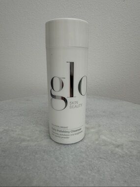 Glo Skin Beauty Polishing Cleanser - White